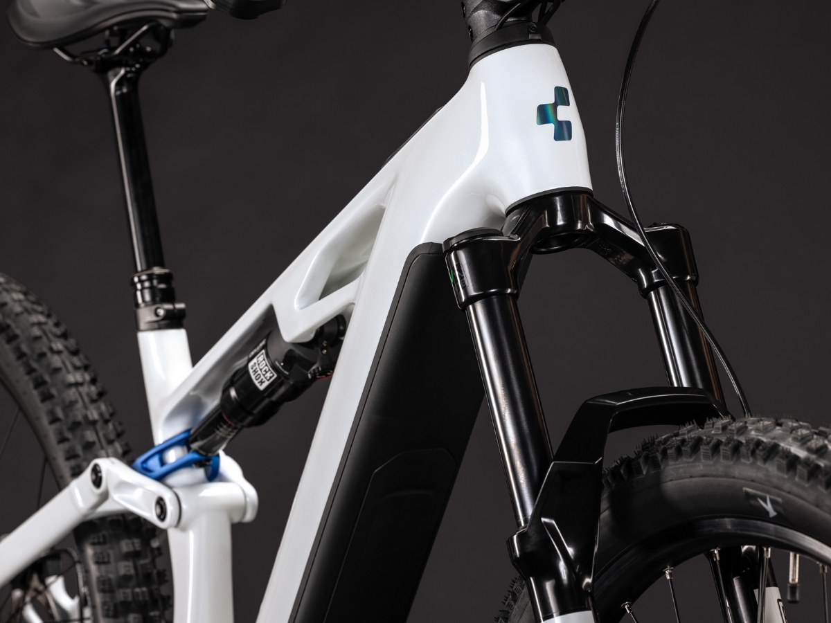 Cube Stereo Hybrid ONE44 HPC Pro 800 metallicwhite´n´blue 2027