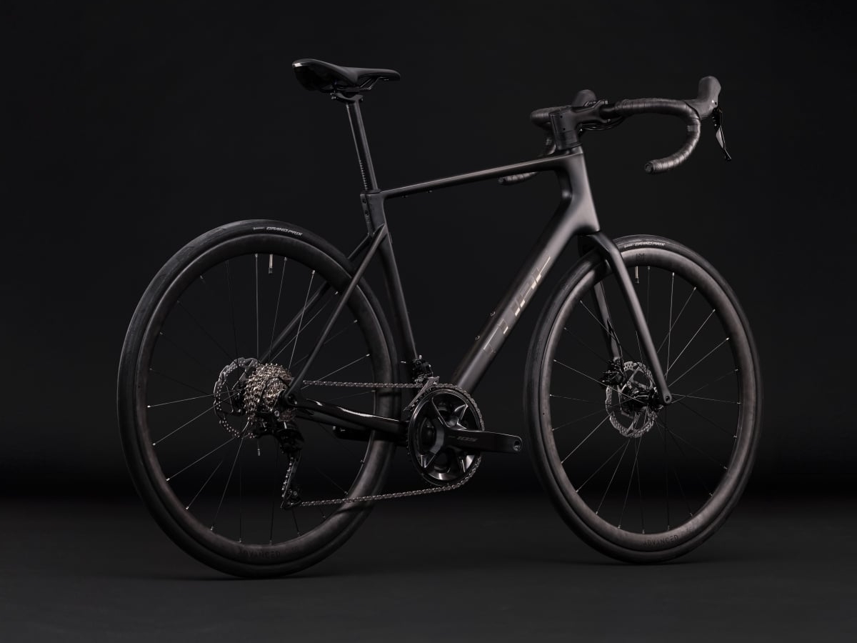 Cube Attain C:62 Race carbon´n´coalchrome 2027