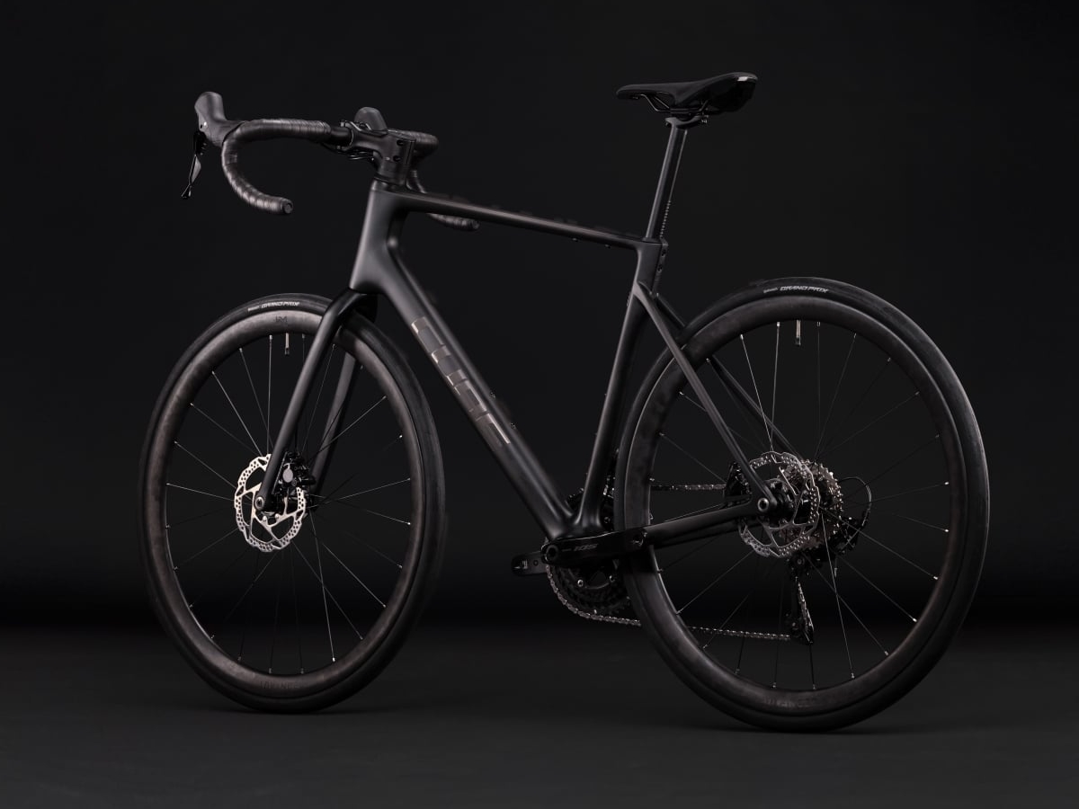 Cube Attain C:62 Race carbon´n´coalchrome 2027