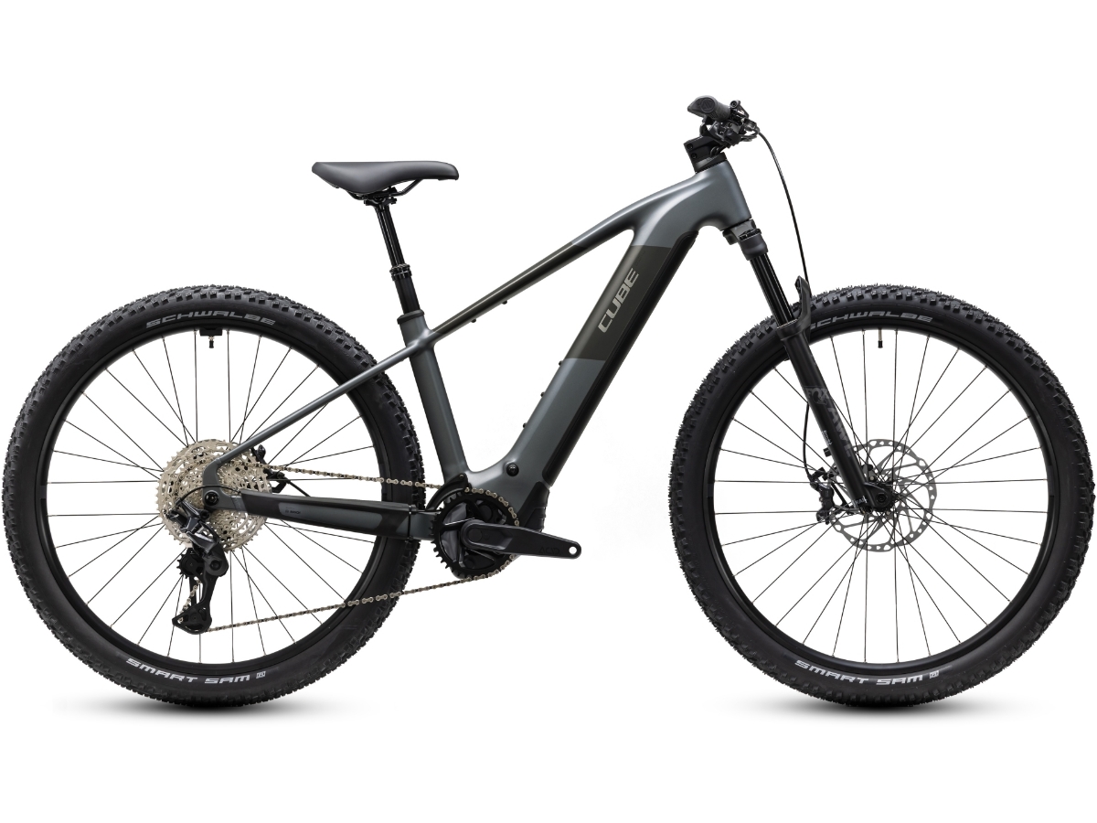 Cube Reaction Hybrid Race 800 slabgrey´n´chrome 2027 bei Fahrrad Hoblik, Fahrrad-Spezialist aus Brand-Erbisdorf seit 1988, online kaufen