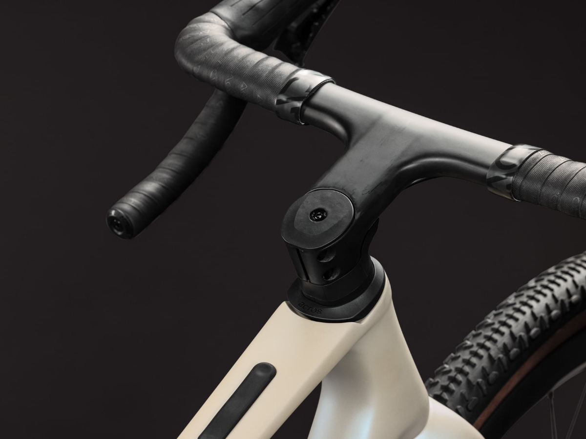 Cube Nuroad C:62 SLX glintsand´n´black 2027