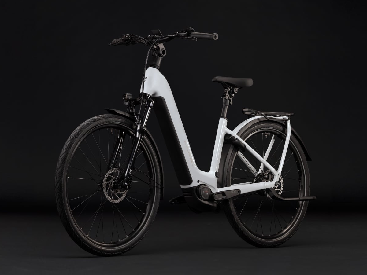 Cube Kathmandu Hybrid Deluxe Pro 800 Easy Entry metallicwhite´n´chrome 2027