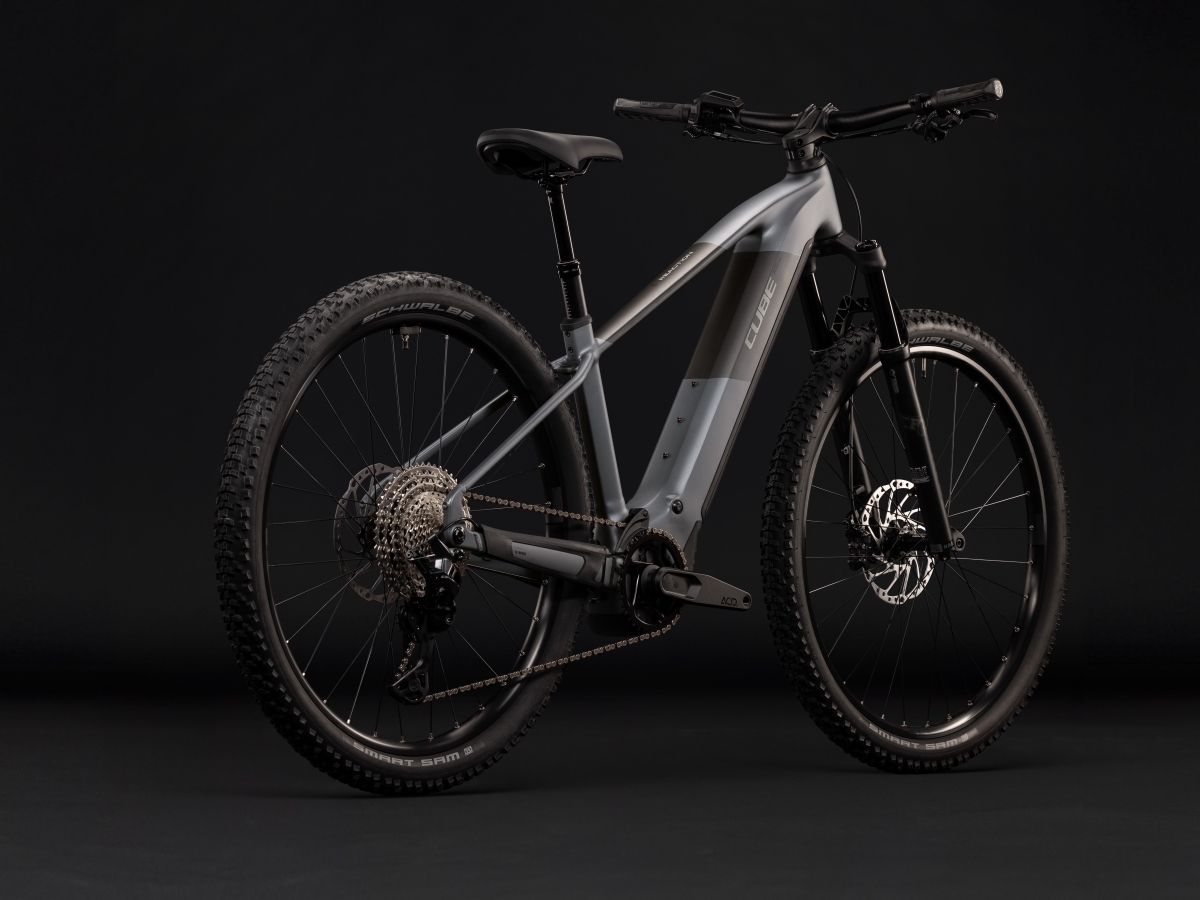 Cube Reaction Hybrid Race 800 slabgrey´n´chrome 2027