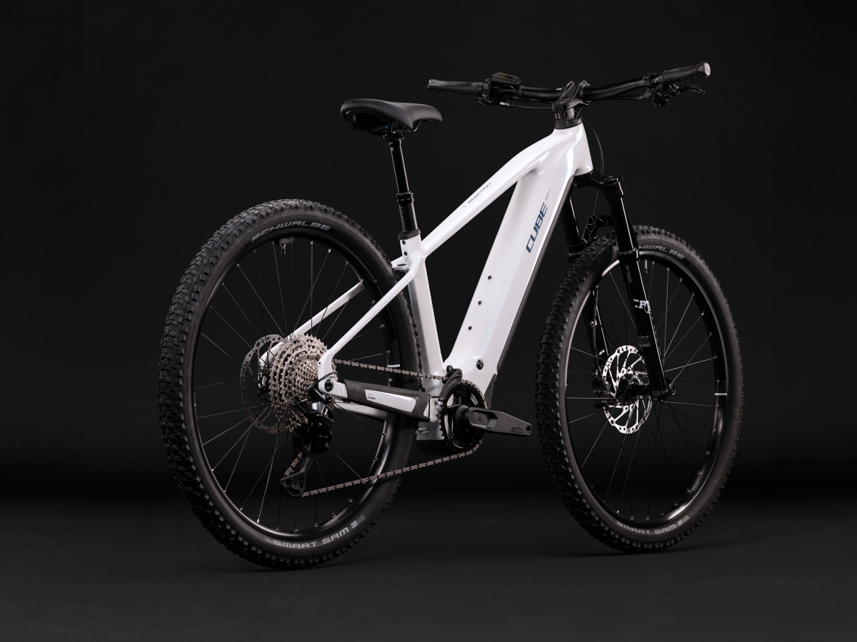 Cube Reaction Hybrid Race 800 snow´n´black 2027