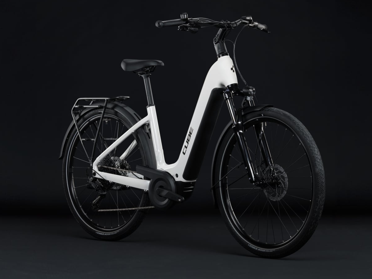 Cube Touring Hybrid ONE 600 Easy Entry metallicwhite´n´chrome 2027