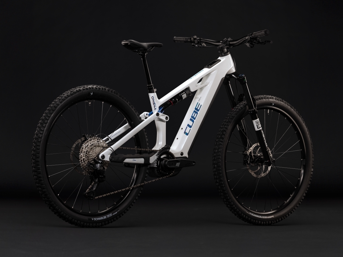 Cube Stereo Hybrid ONE44 HPC Pro 800 metallicwhite´n´blue 2027