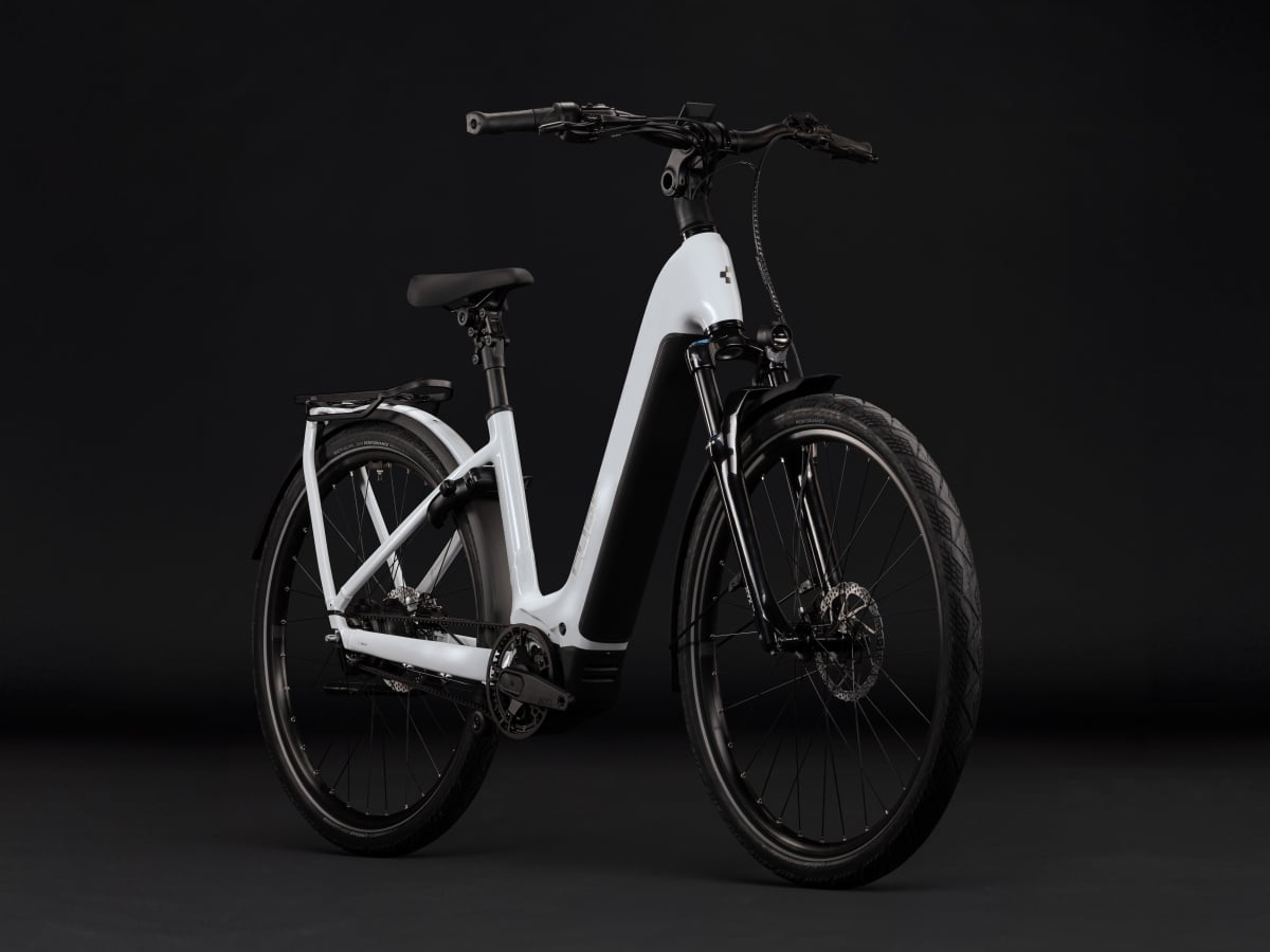 Cube Kathmandu Hybrid Deluxe Pro 800 Easy Entry metallicwhite´n´chrome 2027