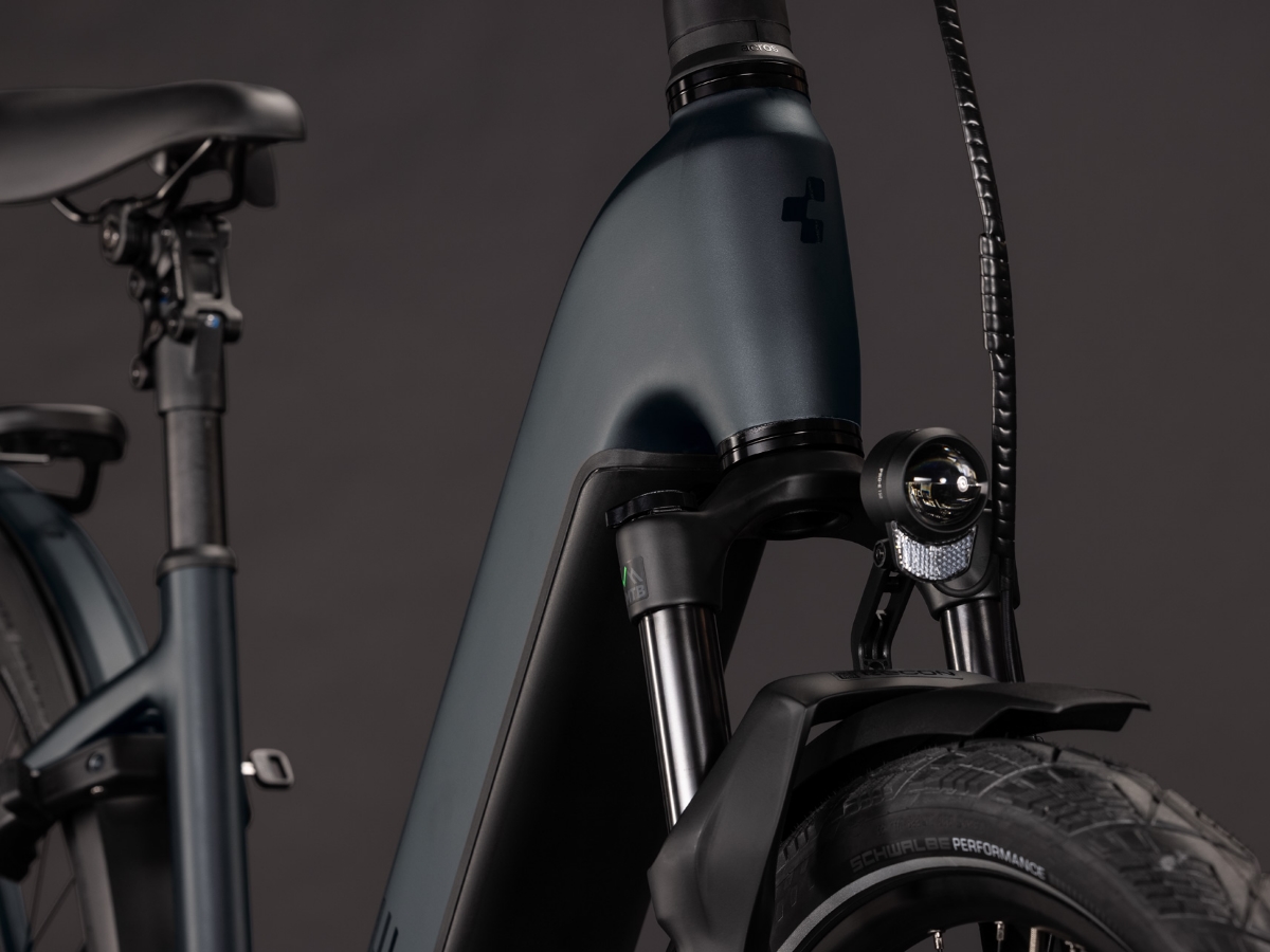 Cube Kathmandu Hybrid Pro 800 Easy Entry coal´n´black 2027