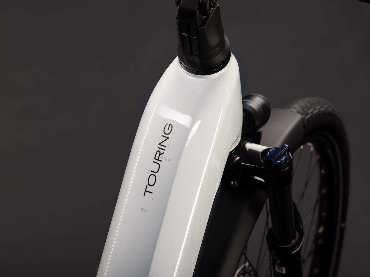 Cube Touring Hybrid ONE 600 Easy Entry metallicwhite´n´chrome 2027