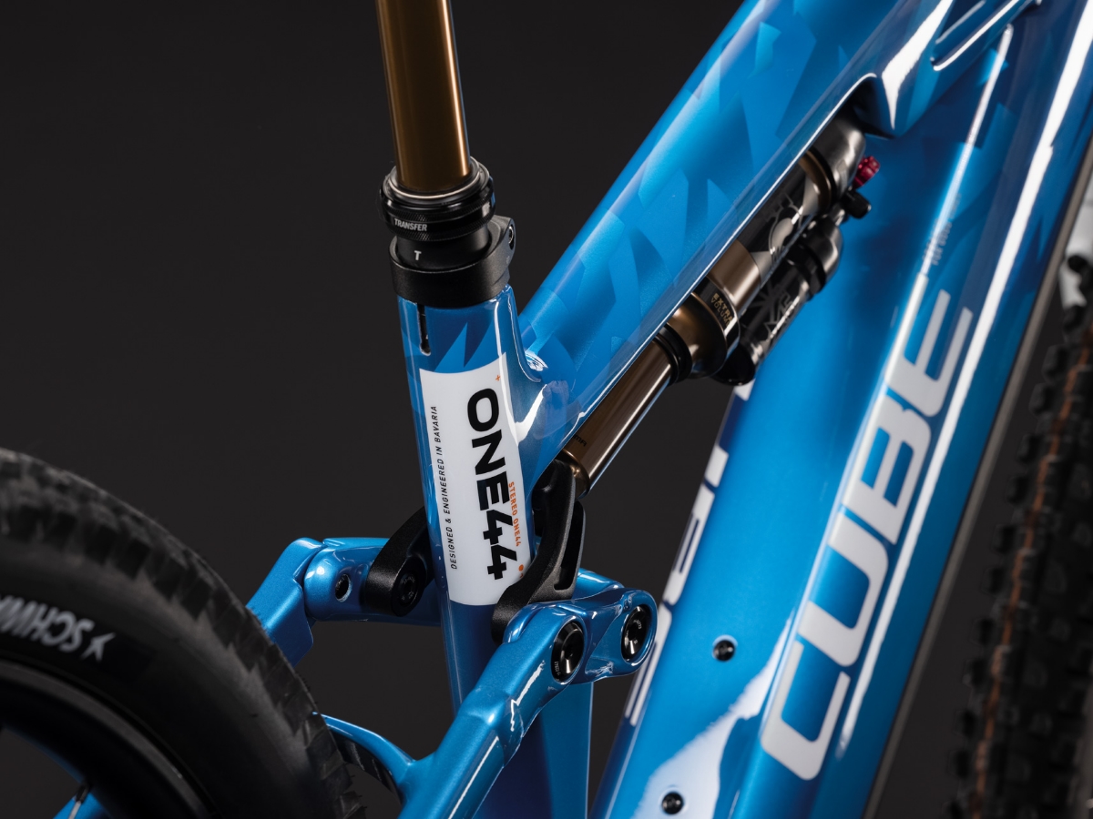 Cube Stereo Hybrid ONE44 HPC AT 800 actionteam 2027