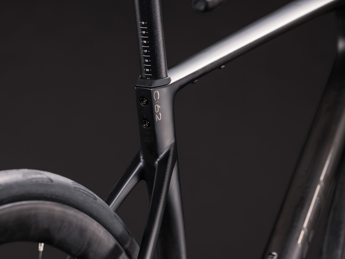 Cube Attain C:62 Race carbon´n´coalchrome 2027