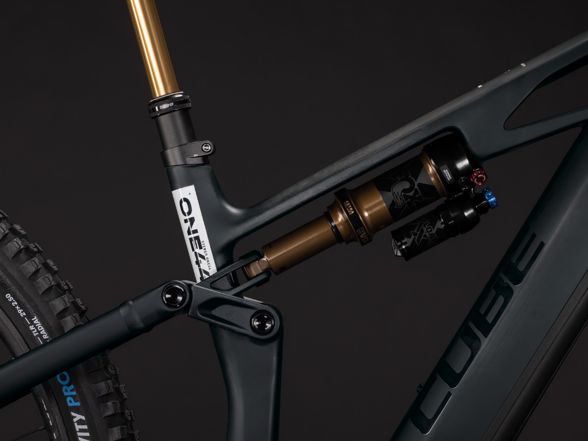 Cube Stereo Hybrid ONE44 HPC AT 800 carbon´n´white 2027