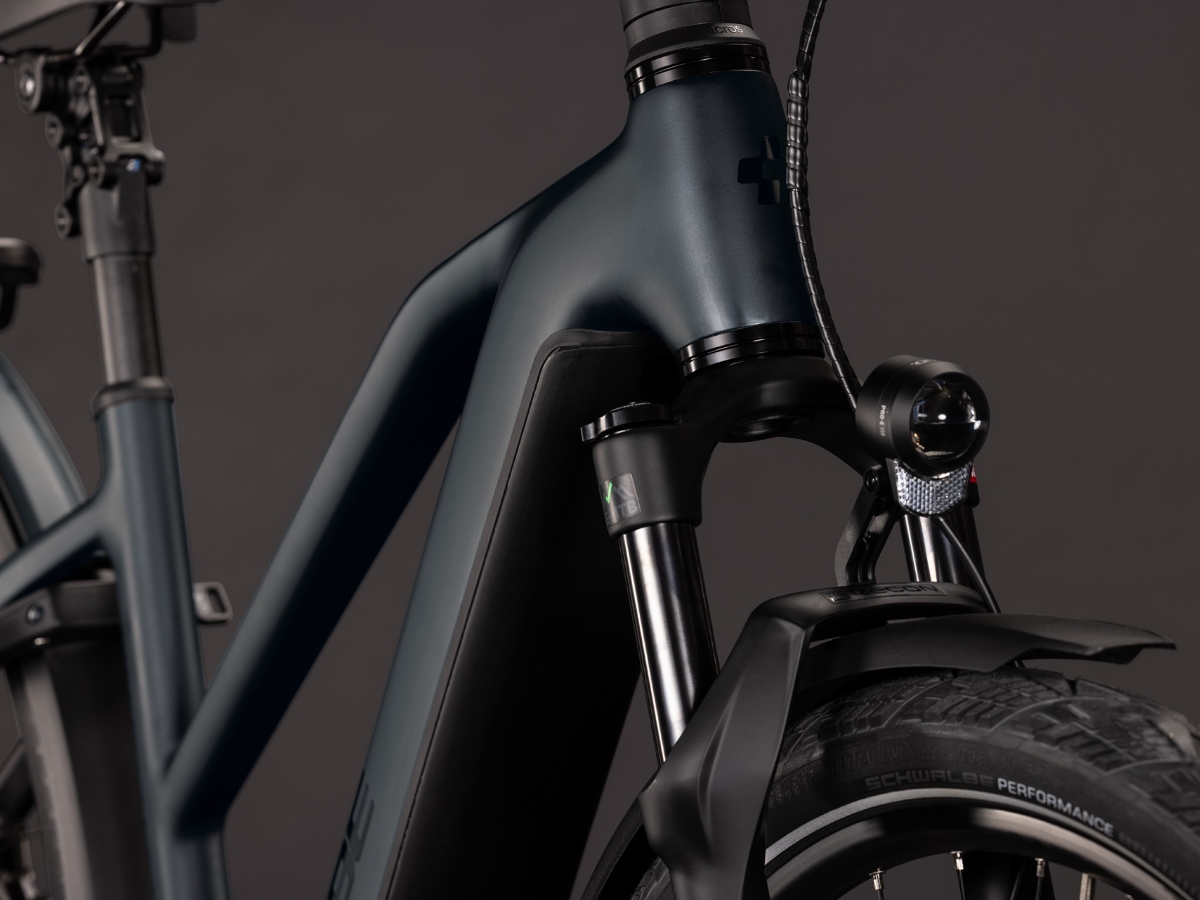 Cube Kathmandu Hybrid Pro 800 Trapez coal´n´black 2027