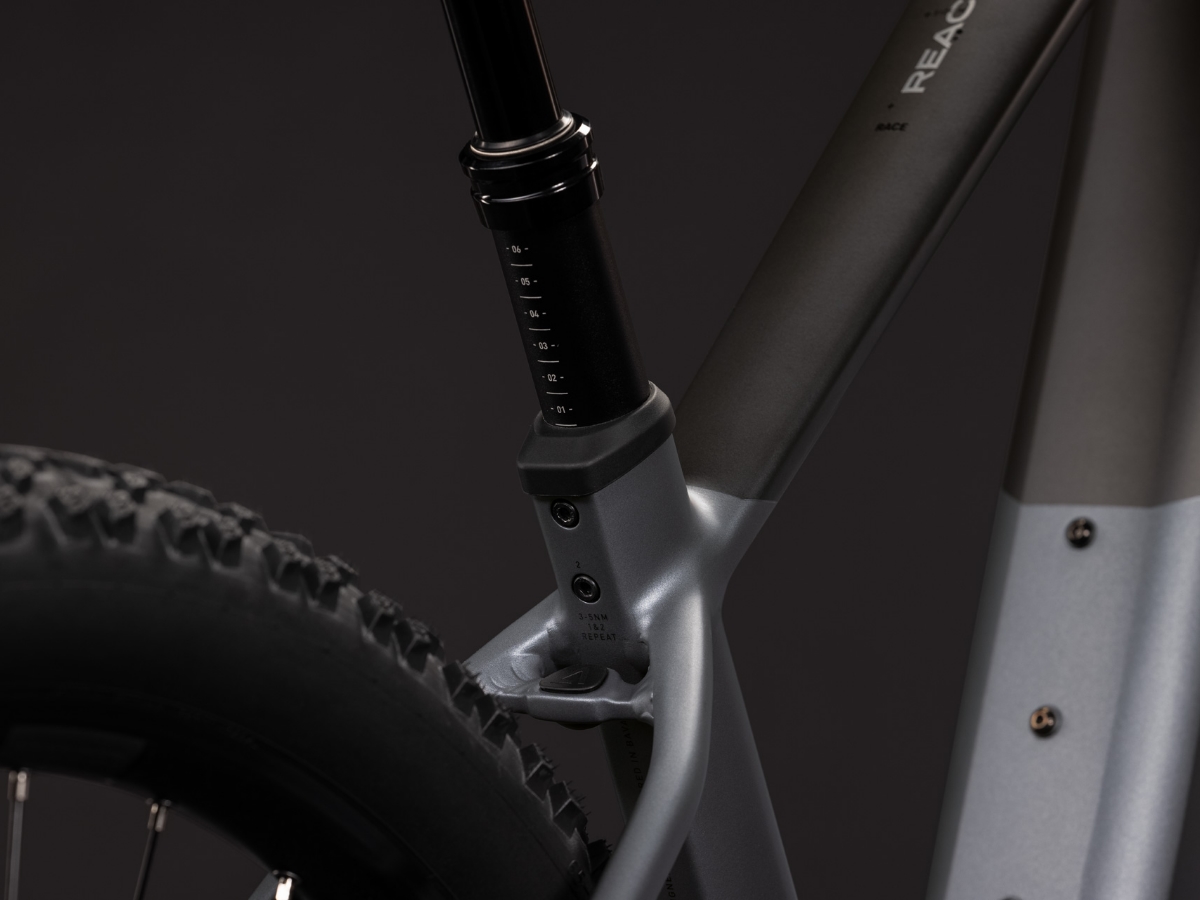 Cube Reaction Hybrid Race 800 slabgrey´n´chrome 2027