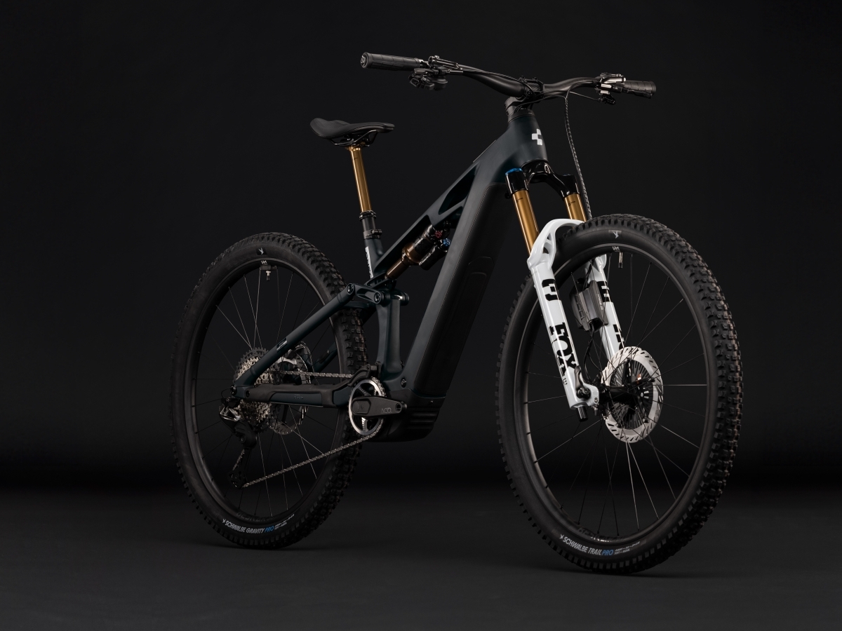 Cube Stereo Hybrid ONE44 HPC AT 800 carbon´n´white 2027