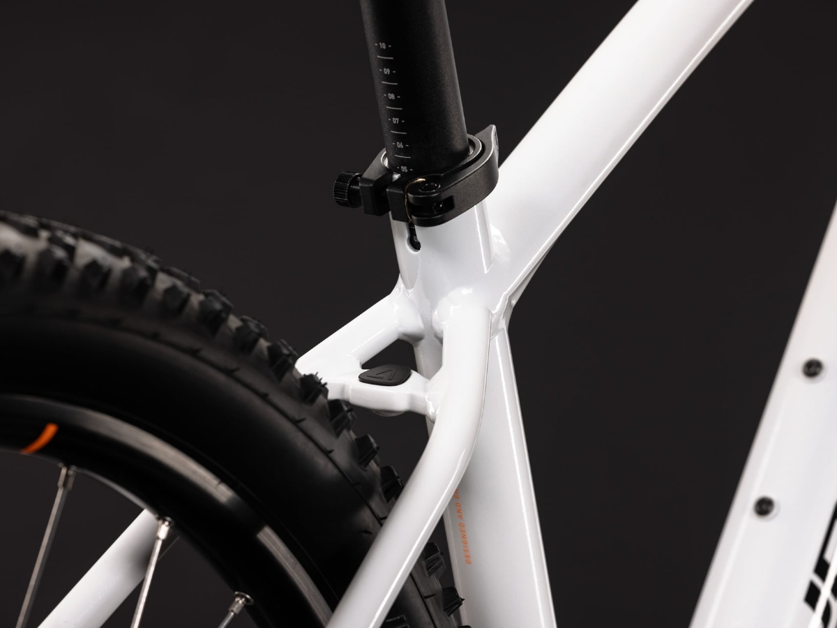 Cube Aim ONE metallicwhite´n´black 2027