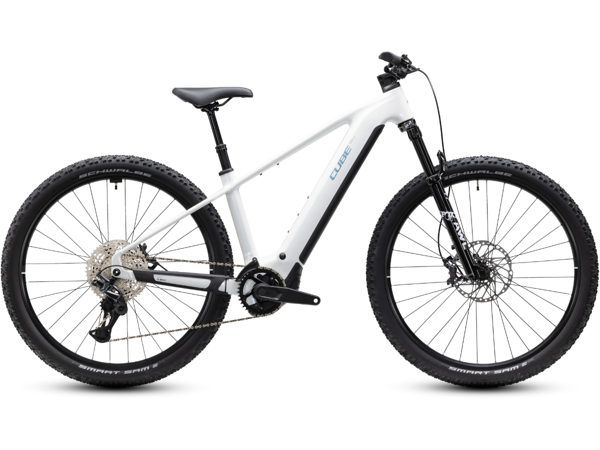 Cube Reaction Hybrid Race 800 snow´n´black 2027 bei Fahrrad Hoblik, Fahrrad-Spezialist aus Brand-Erbisdorf seit 1988, online kaufen
