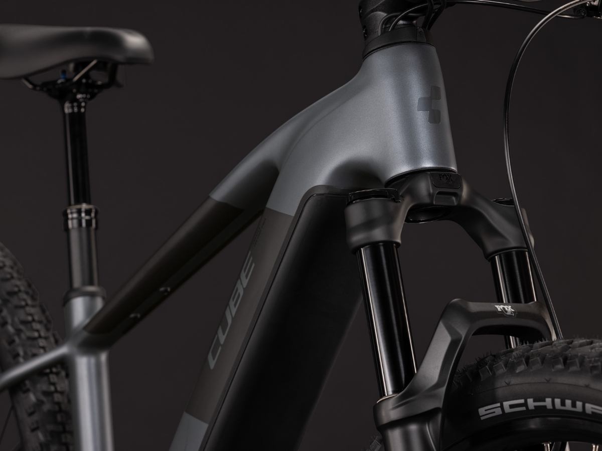 Cube Reaction Hybrid Race 800 slabgrey´n´chrome 2027