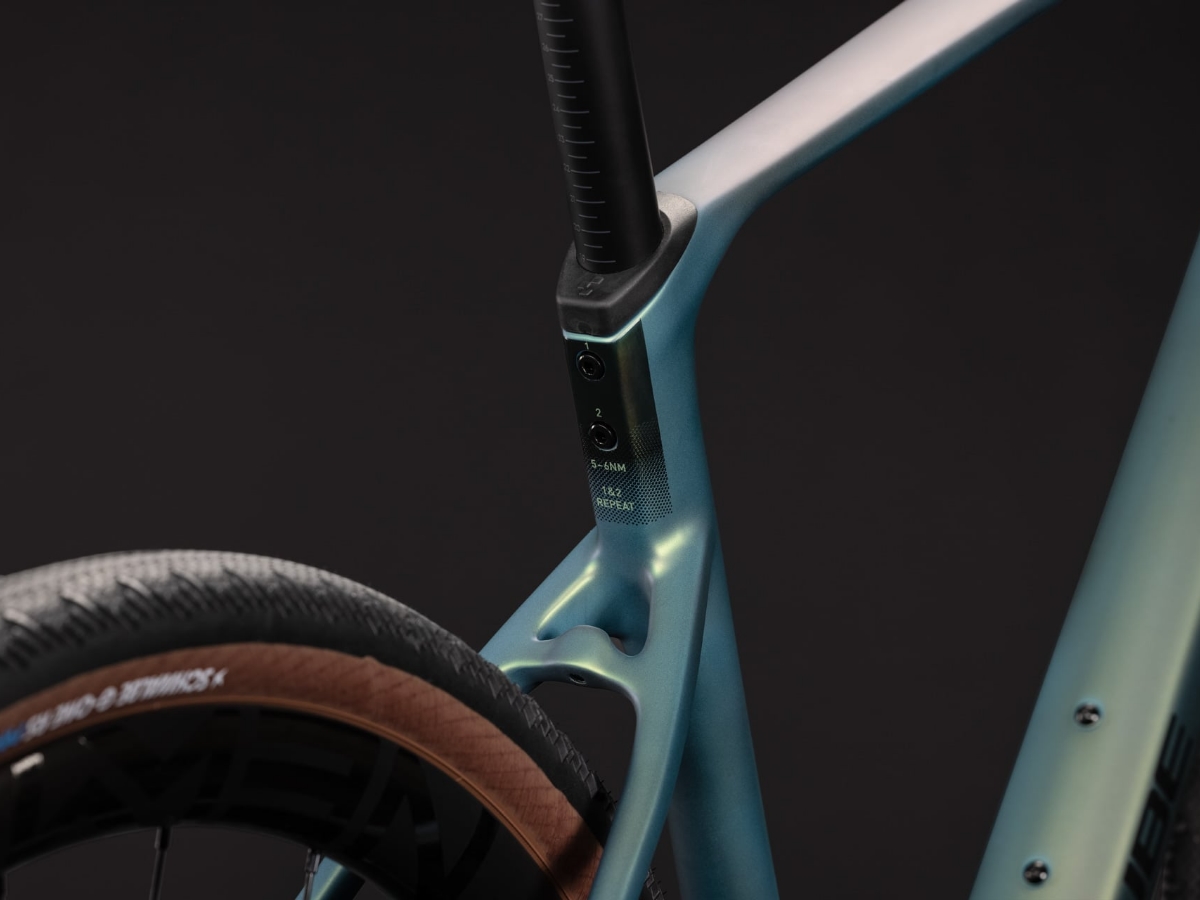 Cube Nuroad C:62 Race jungali´n´black 2027